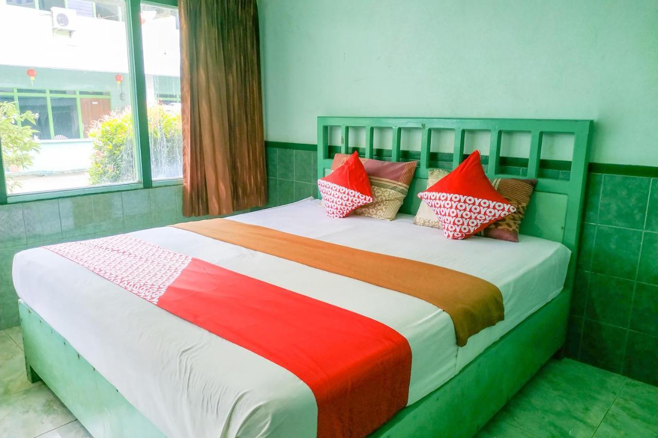 Super Oyo 3098 Hotel Sahabat Baru Singkawang Zewnętrze zdjęcie