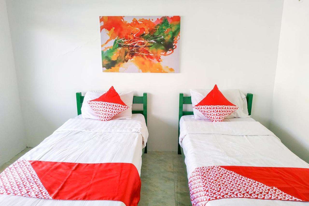 Super Oyo 3098 Hotel Sahabat Baru Singkawang Zewnętrze zdjęcie